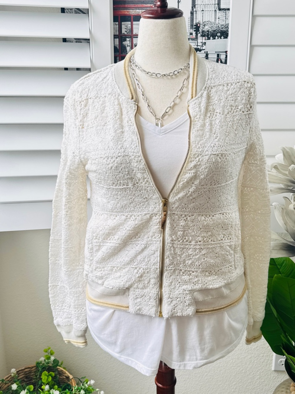 Chelsea & Theodore. Size Large. Cream Lace Bomber Jacket with Gold Trim